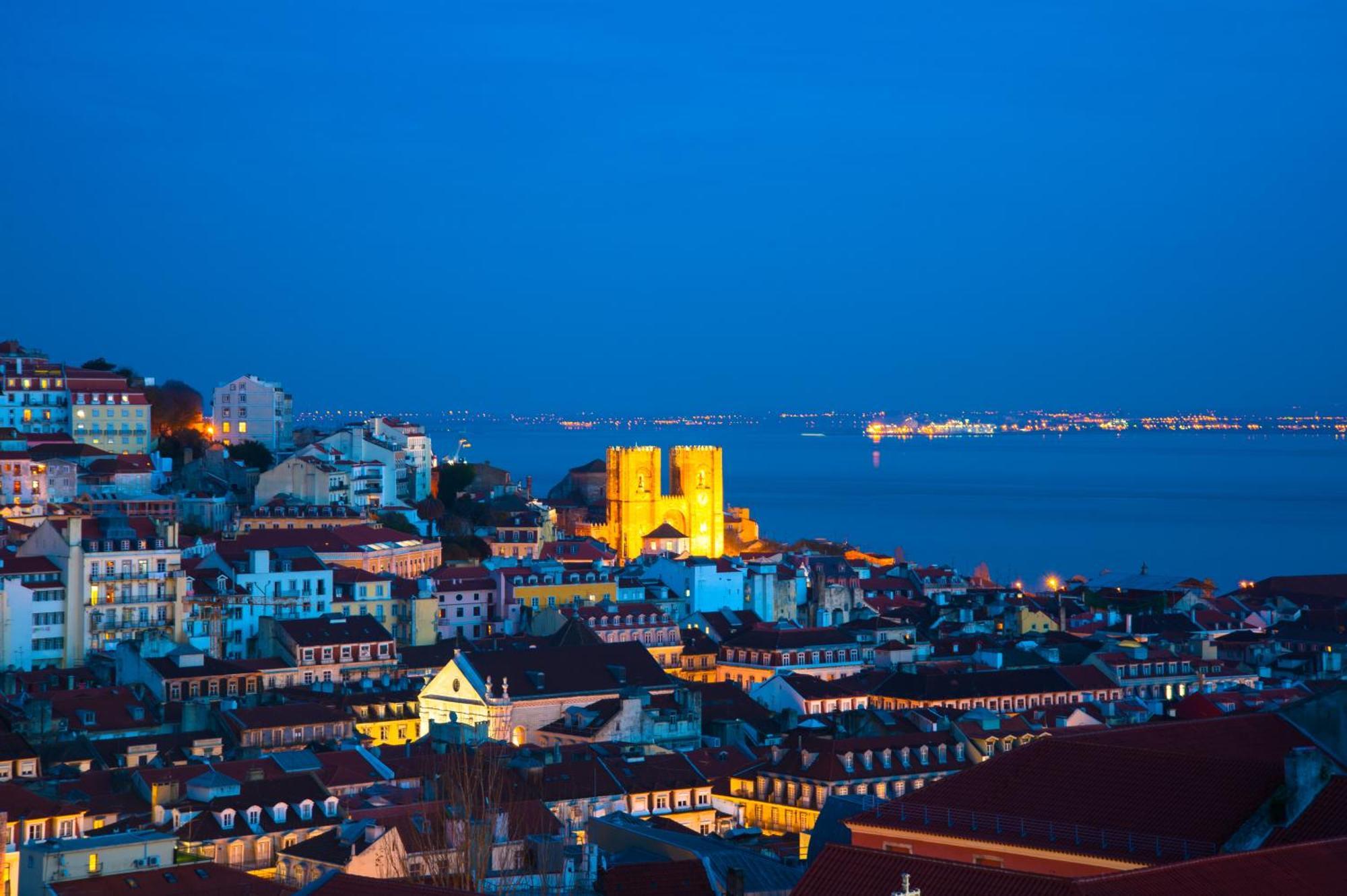 Lisboa Carmo Hotel Exterior photo